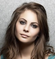 Willa Holland