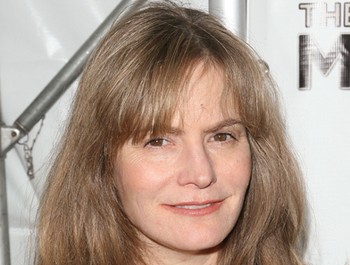 Jennifer Jason Leigh