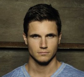 Robbie Amell