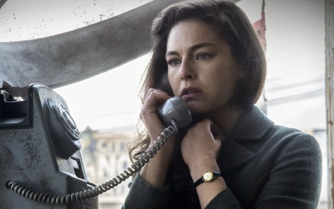 Alexa Davalos - The Man in The High Castle